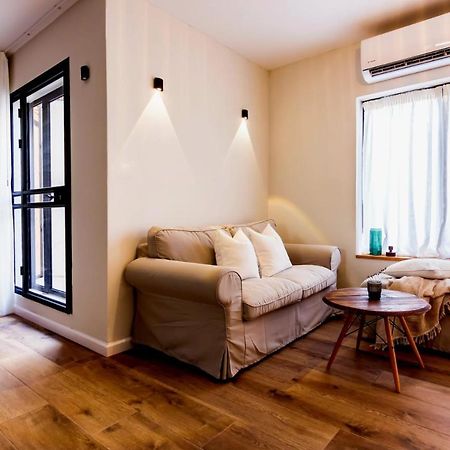 Jabotinsky 37 Bed and Breakfast Zikhron Ya'akov Buitenkant foto