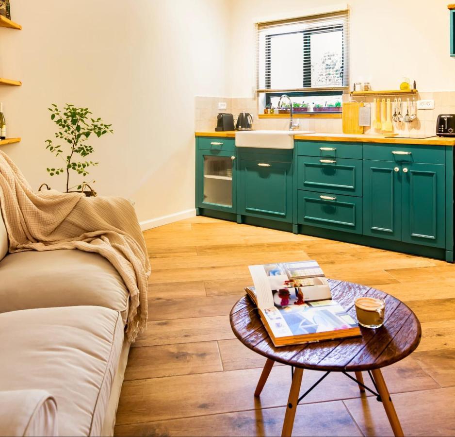 Jabotinsky 37 Bed and Breakfast Zikhron Ya'akov Buitenkant foto