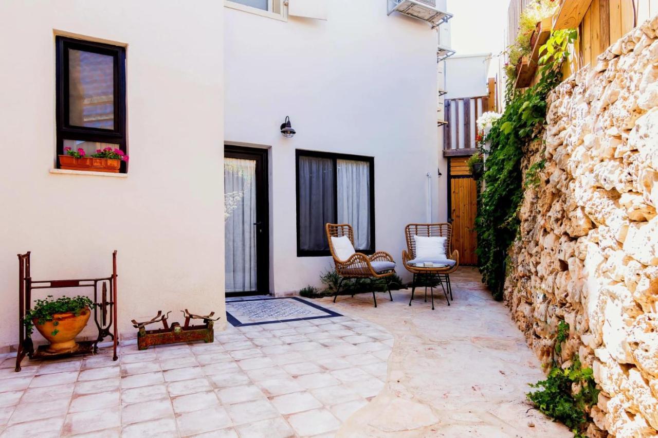 Jabotinsky 37 Bed and Breakfast Zikhron Ya'akov Buitenkant foto