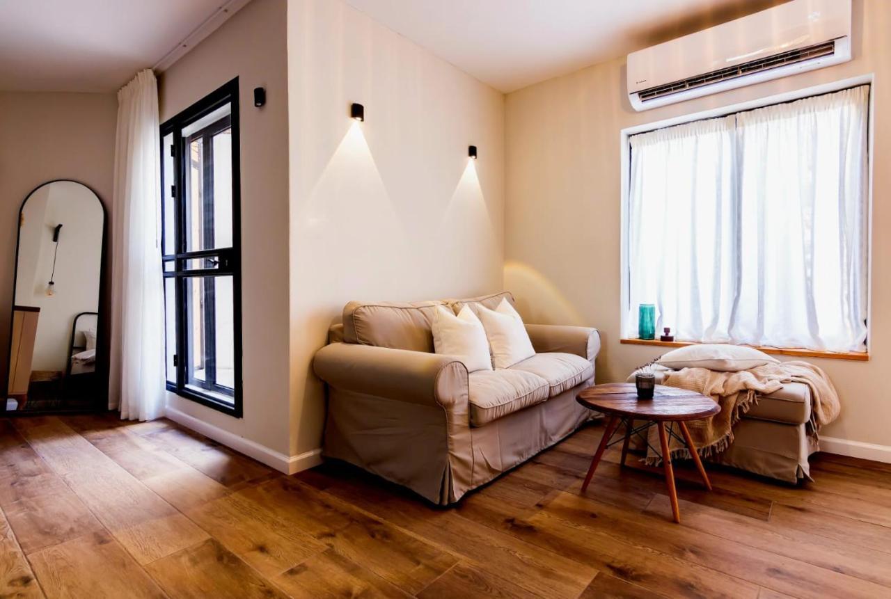Jabotinsky 37 Bed and Breakfast Zikhron Ya'akov Buitenkant foto